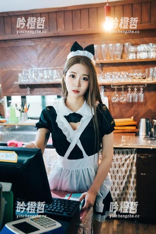 在Bomi(普美)的图包里翻找套装，有效刺激购物欲！