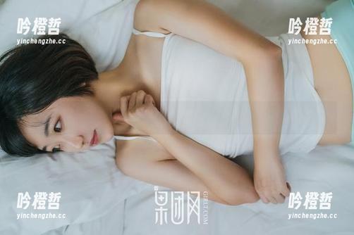 GIRLT果团网 - 眼镜下的世界，周妍希带你免费窥探写真之美