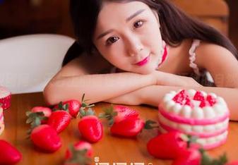 GIRLT果团网 – 天台上的随性与优雅：王语纯的自然图片合集