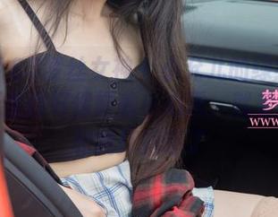 MSLASS梦丝女神 – 小允儿的绿绿衣服，壁纸里面好像嵌着小心思，就差跳出来和我打招呼了