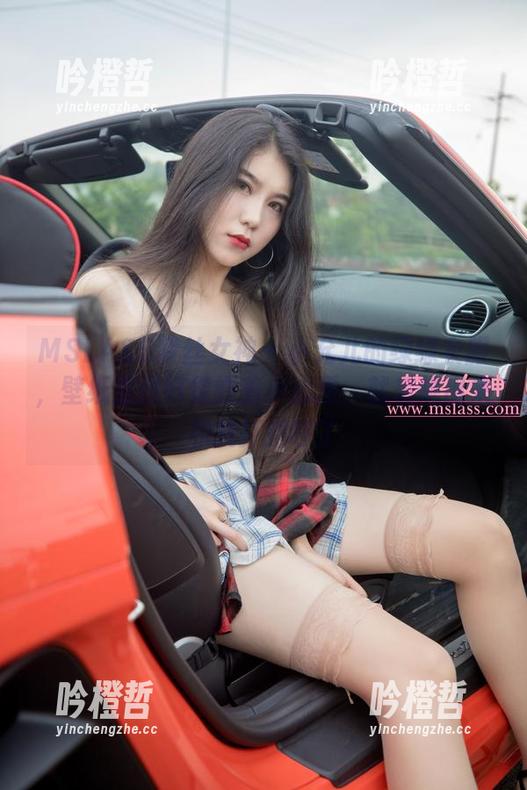 MSLASS梦丝女神 - 小允儿的绿绿衣服，壁纸里面好像嵌着小心思，就差跳出来和我打招呼了