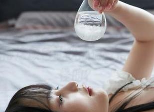 MiiTao蜜桃社 – 高清米琪MIKI粉色图集，总觉得这颜色让我心情变得……有点怪怪的？