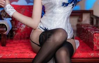 哇，Momoko葵葵的欧根亲王写真中，细节每一寸都让我不自觉地想多看几眼！