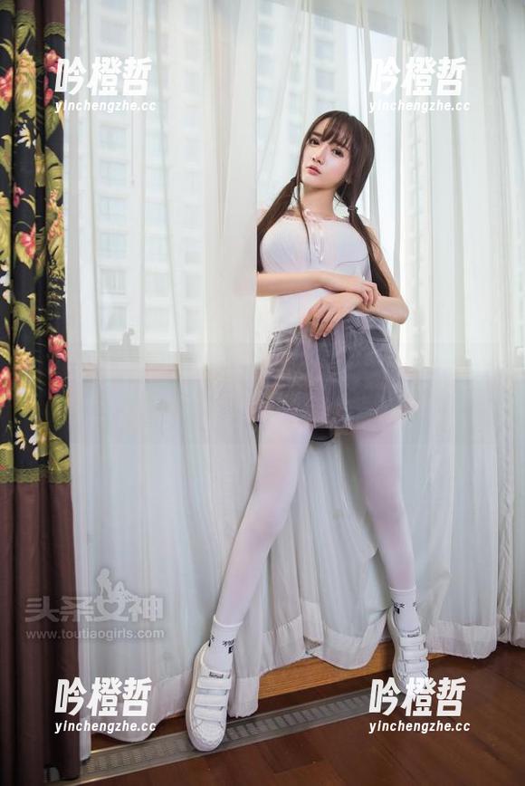TouTiao头条女神-果儿Victoria TouTiao头条女神 - 果儿Victoria的私房,瑜伽与慵懒的完美结合图集