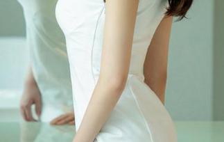 UGirls尤果网 – 海边还是泳池？让陈七七的泳衣给你提供免费图包灵感～