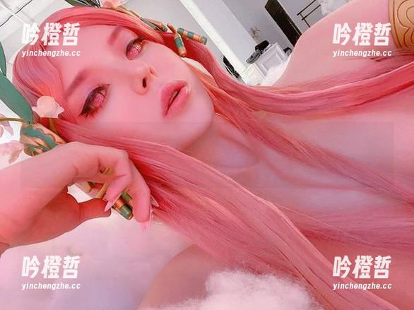 泳池里的Vinnegal，写真里透出的那点小暇疵...真真实实