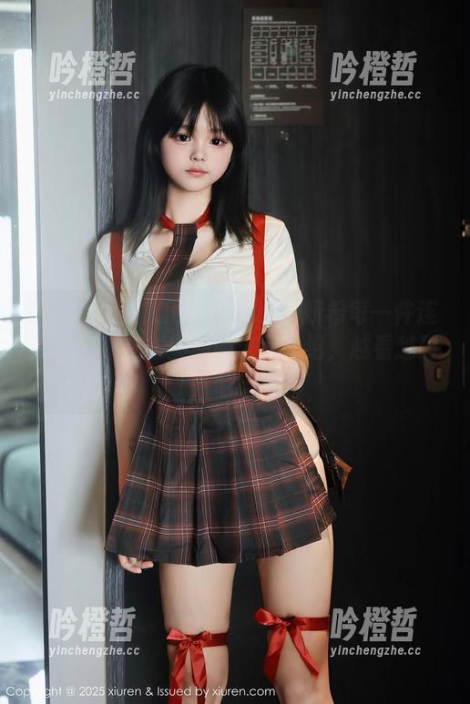 Xiuren秀人网 - Carol周妍希每一件连衣裙都是在线美图的自我介绍，越看越耐咀嚼