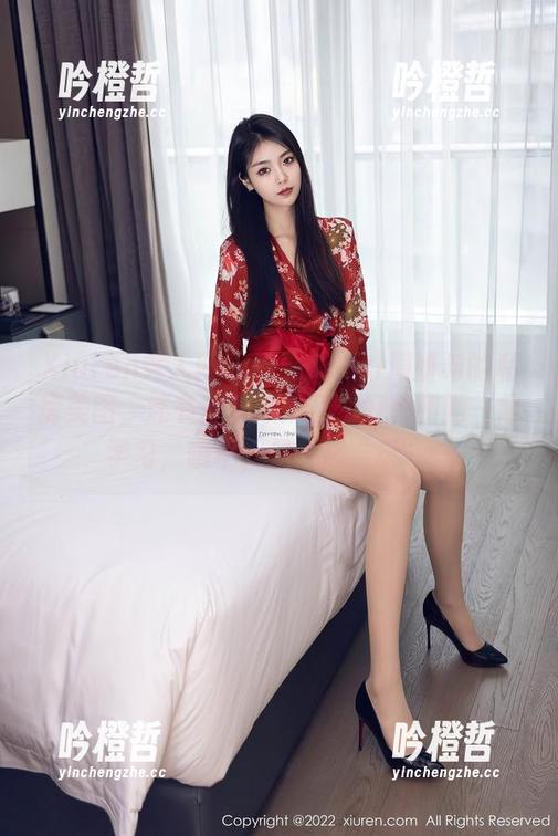 Xiuren秀人网 - 看到Carol周妍希的私房美图，连书本都嫉妒了，好想和她一起学习，哦不，是一起“玩”！