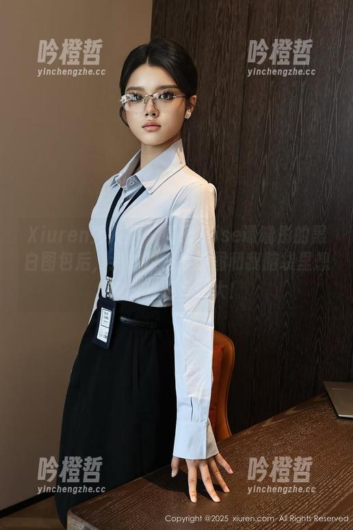 Xiuren秀人网 - 看过Elise谭晓彤的黑白图包后，我才明白，原图和我脑袋里想象的差距有多大！
