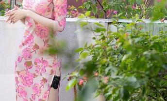 Xiuren秀人网 – 在线写真:Miko酱和她的白色,简单好像又不简单。