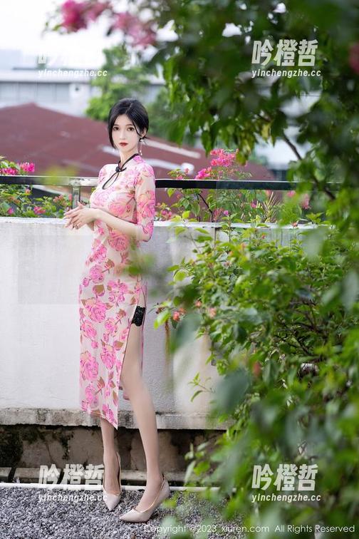 Xiuren秀人网 - 在线写真：Miko酱和她的白色，简单好像又不简单。