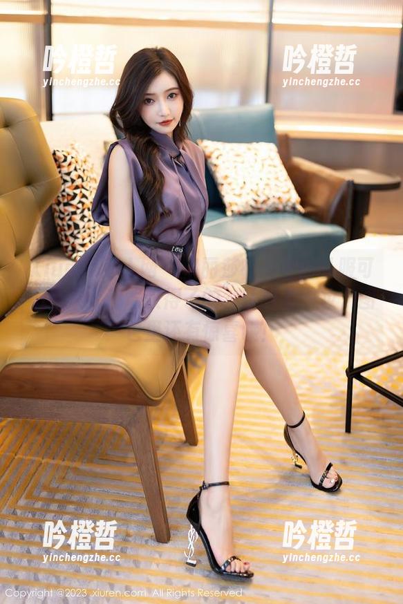 Xiuren秀人网 - 伊丽莎有点白的礼服可不是人人都驾驭得了的，认真妆一妆，图包里还有惊喜哦！