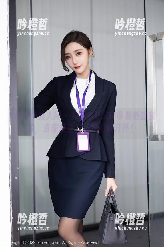 Xiuren秀人网 - 养乐多DoDo带着他的套装，资源聚集，让我们乐开怀！