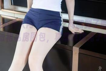 Xiuren秀人网 – 无意之间翻到了晚苏susu的短裙私房图包，真想说这裙子很肆意…