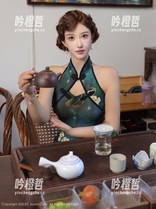 Xiuren秀人网 - 林文文的“天使”，原图里那条小狗蜷缩得像一根彩虹糖！