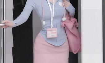 Xiuren秀人网 – 果儿victoria的丝袜写真，不得不承认，我开始想加入她的衣橱了