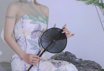 Xiuren秀人网 – 御姐写真教科书，谢忱倬深藏不露的‘气场’，连空气都为她低头！