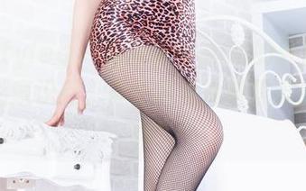 beautyleg – 看着Queenie的夏日图片,突然意识到,真正需要冷鲜西瓜的是我啊!