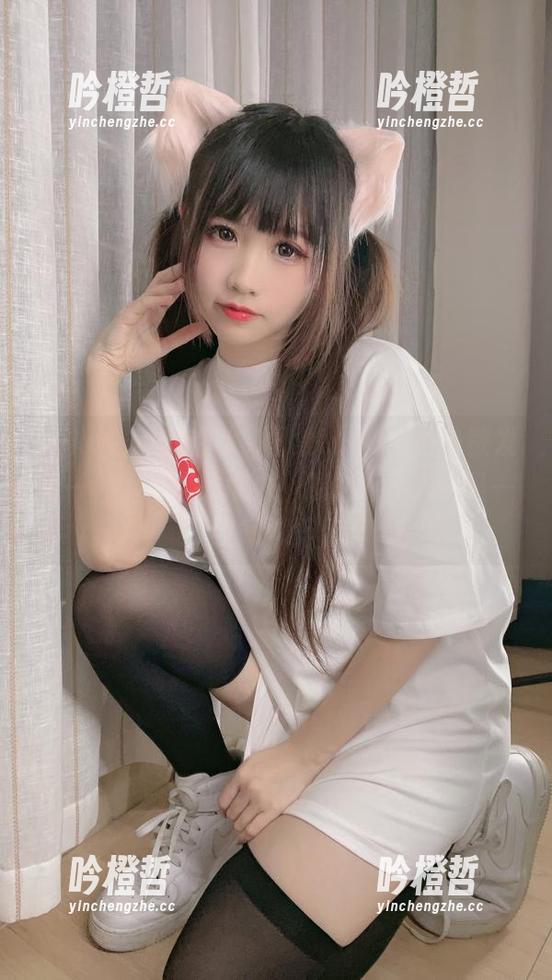 miko酱ww miko酱ww的私房图集Luna,全身散发着一种说不出的魔力,像是能把人深吸一口空气就醉了。