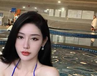 微密圈 – 不爱笑的赛琳户外探险?这图集值得免费get!