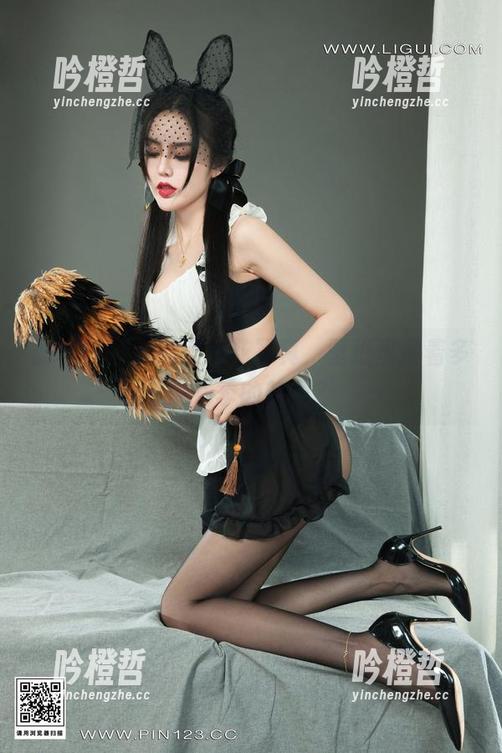 丽柜 - 汐汐的双生花写真，壁纸里藏着多少花季的暗号？