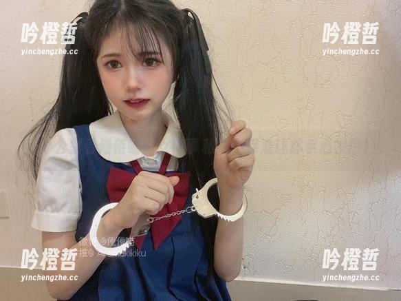 在办公室看倦倦喵的女同事私拍，保准让你手心发热！