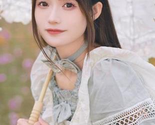 观看神奇一刻：兔子Zzz不吃胡萝卜被体操服少女惊呆了！