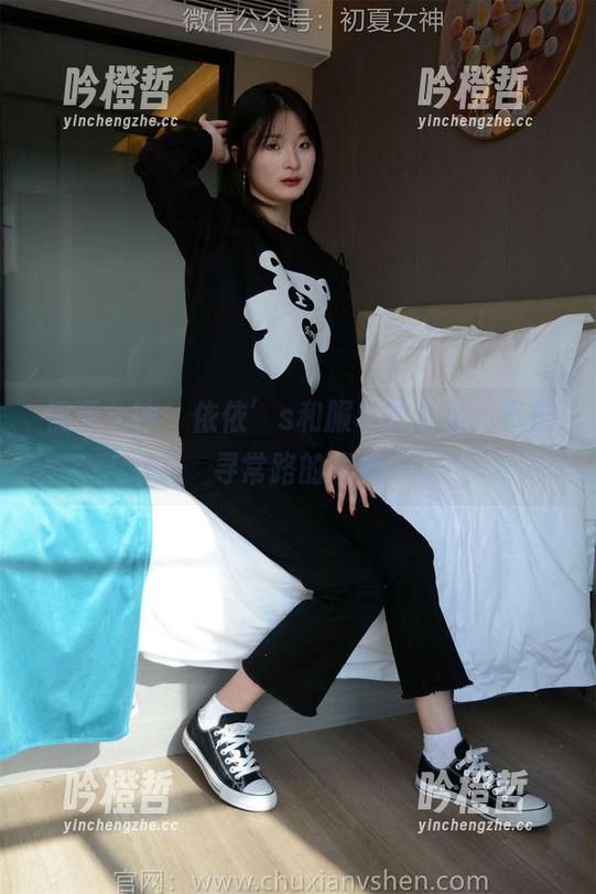 初夏女神-依依 初夏女神 - 依依’s和服私拍合集,不走寻常路的优雅