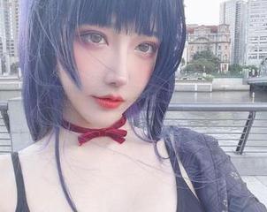 看完啾小妍Deer的校服资源，我开始考虑重新拾起书本。