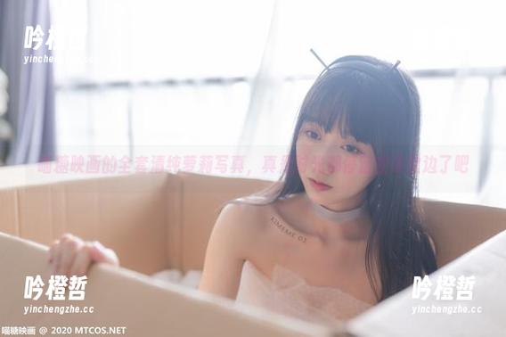 喵糖映画的全套清纯萝莉写真，真是时光都停留在课堂边了吧