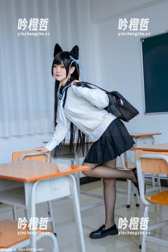 喵糖映画图包新鲜出炉，这制服少女依旧甜到发腻，让人无从抵挡啊。