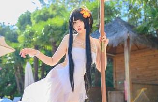 穿越到夏夏子的裤里丝，全集下载你的日常乐趣。