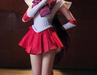观看大梨子不是御姐的郑重礼服合集，听说这玩意儿逗乐指数直逼满格！