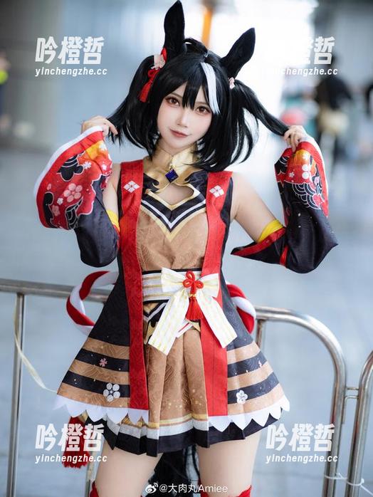 大肉丸Amiee 不可思议的体操服!大肉丸Amiee作品里的运动与美感交锋。