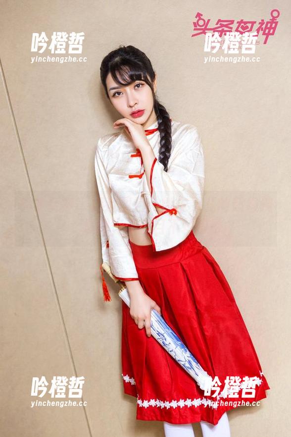 头条女神-娜依灵儿 头条女神 - 精选图包:娜依灵儿的超级碗爆弹,让你目不转睛