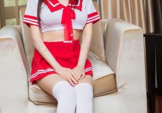 头条女神 – 办公场景大pk:林依依的美图有多强大!