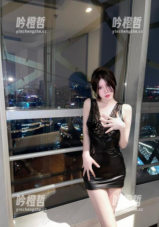 微密圈 - 奔跑的晶骡子的写真：足球杯能有我好看么？当然没有啦，快来瞧瞧吧！