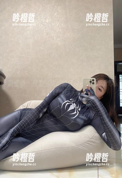 奶宝妹纸 微密圈 - 看奶宝妹纸的红色吊带镂空分享,准备好心智了吗?