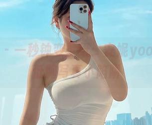 微密圈 – 一秒钟变壁纸:安妮yoo的蓝色低胸写真小陷阱