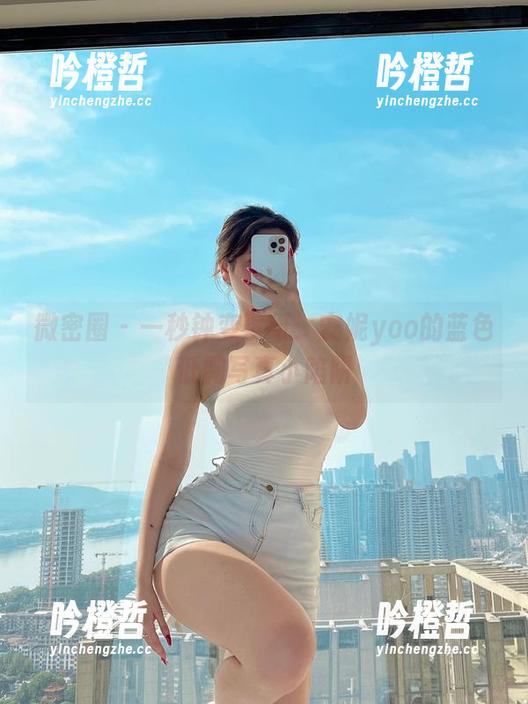 微密圈 - 一秒钟变壁纸：安妮yoo的蓝色低胸写真小陷阱