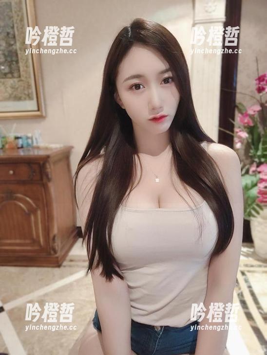 小玉吃果冻 微密圈 - 小玉吃果冻的灰丝写真,真的是四季穿搭新选择了么?