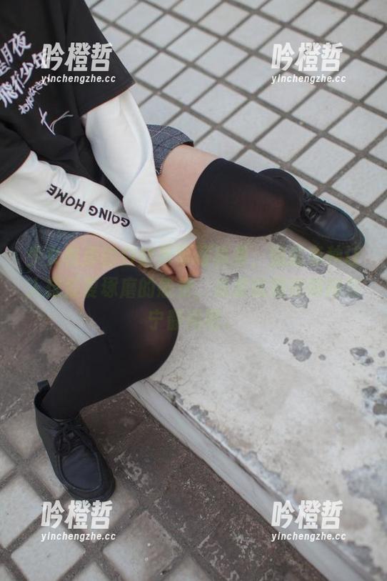 少女秩序的白丝吊带写真集，偏偏有种让人想反复琢磨的感觉，资源就藏在喧闹与宁静间吧。