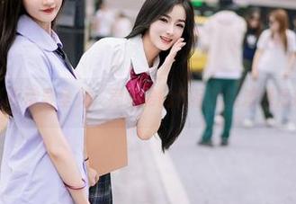 尤蜜荟 – 不需要圣光，周妍希的作品就能演绎精彩剧情！