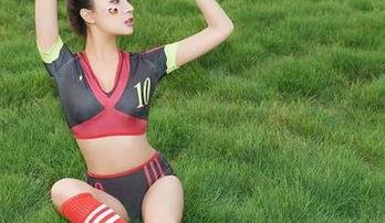 尤蜜荟 – 看抖娘利世怎么把吉他妹的写真拍得比生日蛋糕还甜！