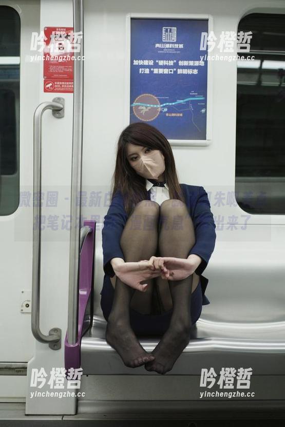 就是阿朱啊 微密圈 - 最新白衬衫照,就是阿朱啊差点把笔记本里的“漫画气息”带出来了