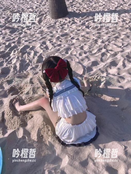 留意体态，摇摇乐yoyo的旗袍美图更新，又回归了那个扑面而来的优雅。
