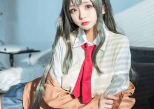 其实我是为了日奈娇的制服资源才来的，不然我还在追剧呢！