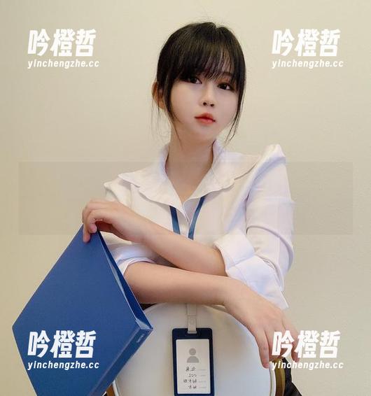 私拍小百科：镂空也能“藏”爱，是依酱吖的七夕攻略！