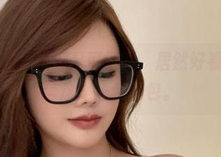 微密圈 – 灰丝搭配是可馨吖,居然好看得不敢相信这是一个图包。