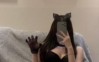 微密圈 – 梦里一只喵最新黑丝小野猫，分享这份难以言喻的“妩媚”，看可不可以hold住